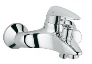 Смеситель однорычажный для ванны с коротким изливом Grohe коллекция Eurodisc хром 33390001