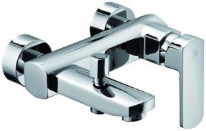 Смеситель однорычажный для ванны с коротким изливом KFA коллекция Korund хром 4004-010-00