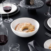 Салатниця Villeroy & Boch New Moon 23.5 см преміум фарфор білий 10-4264-3170​