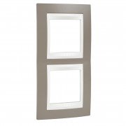 Рамка 2-постова Schneider Electric Unica Plus вертикальна коричнева/слонова кістка MGU6.004V.574